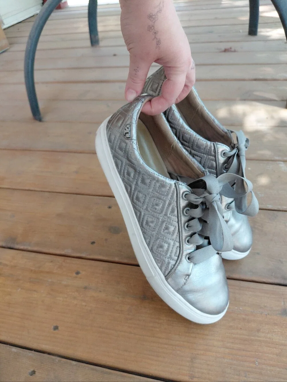 Tory Burch Marion Silver Quilted Leather Lace Up Sneakers Sz 9